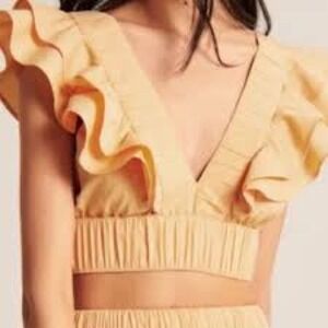 Abercrombie & Fitch Apricot Orange Ruffle V-Neck Smocked Crop Top Size XS